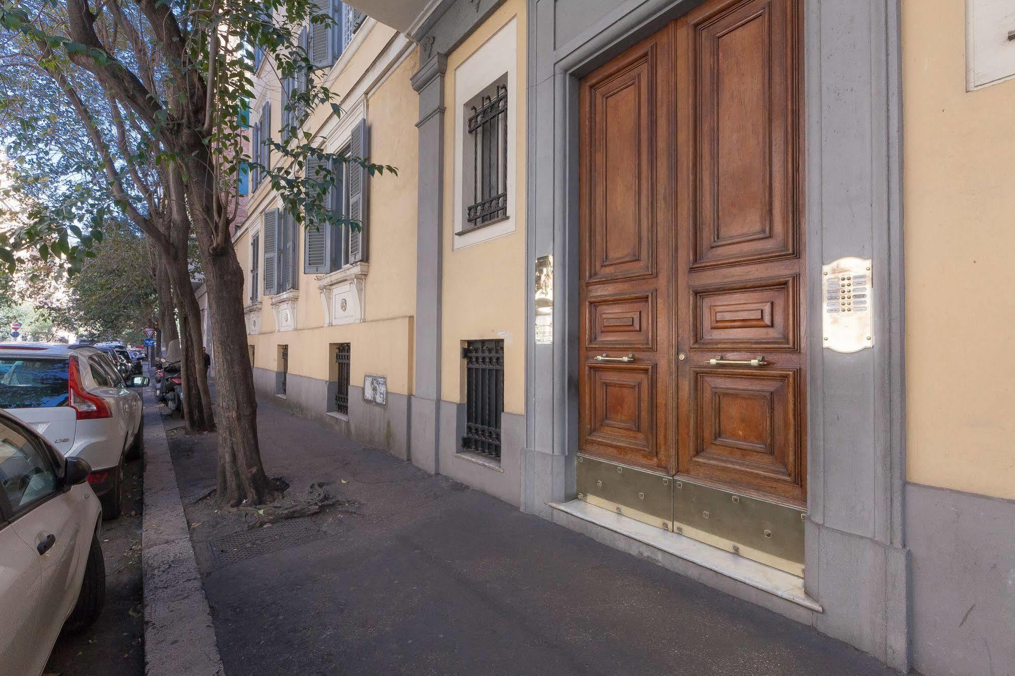 Beccaria A Piazza Del Popolo Alojamento de Acomodação e Pequeno-almoço 2*